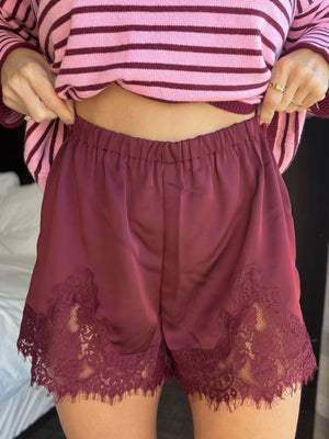 Evelyn Elastic Waist Lace Trim Shorts - Burgundy