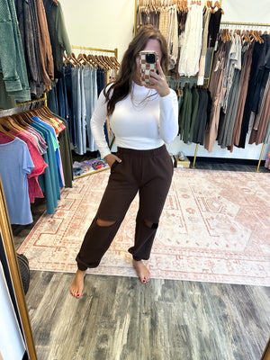 In a Daze Distressed Joggers - Chocolate