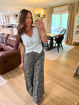 Victoria Washed Camo Jeans