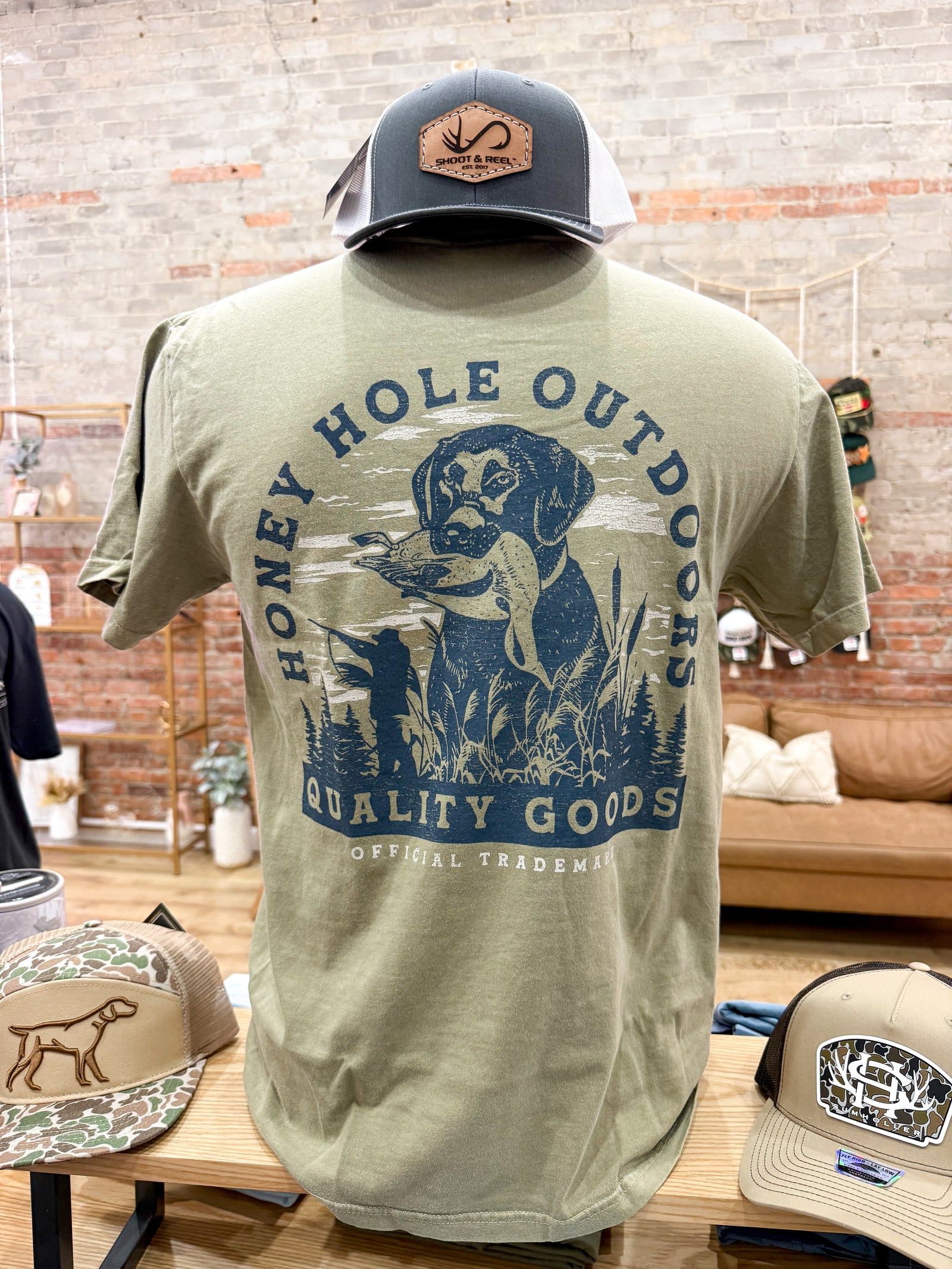 Honey Hole Outdoors Tee - Retriever