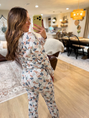 Local Girl Velvet Fleece Joggers - Forest Camo Flora