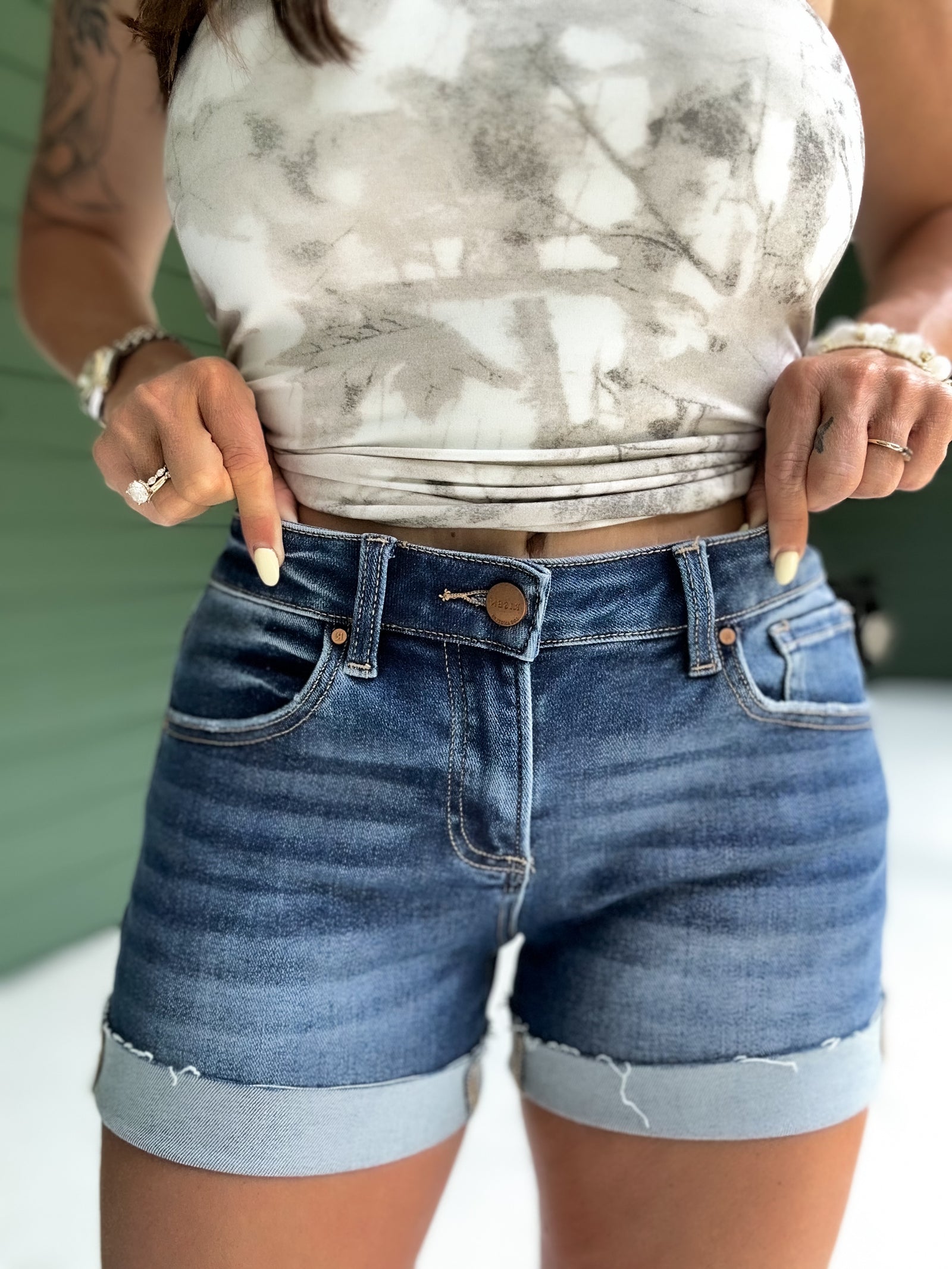 Andy Mid Rise Cuffed Shorts
