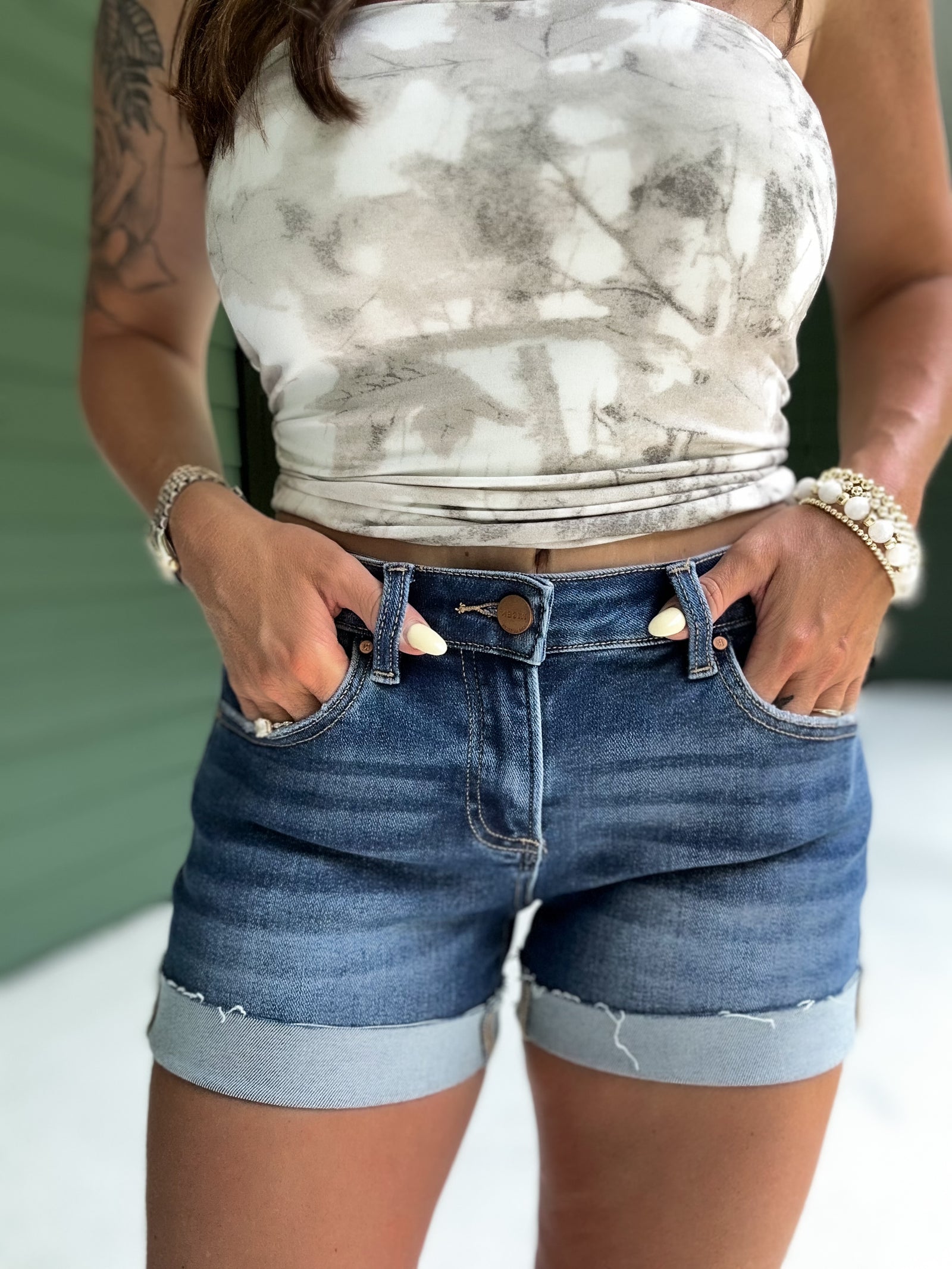 Andy Mid Rise Cuffed Shorts