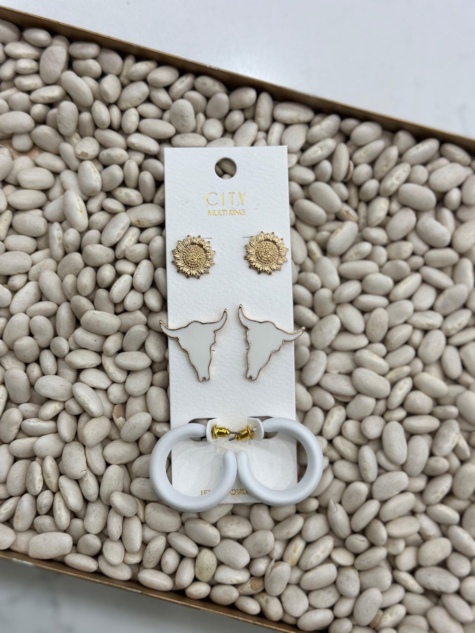 Country Cutie Earring Trio Set - White