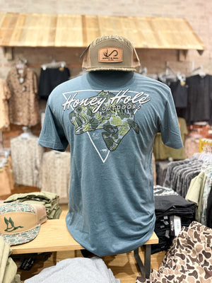 Honey Hole Outdoors Tee - Spot That Bass