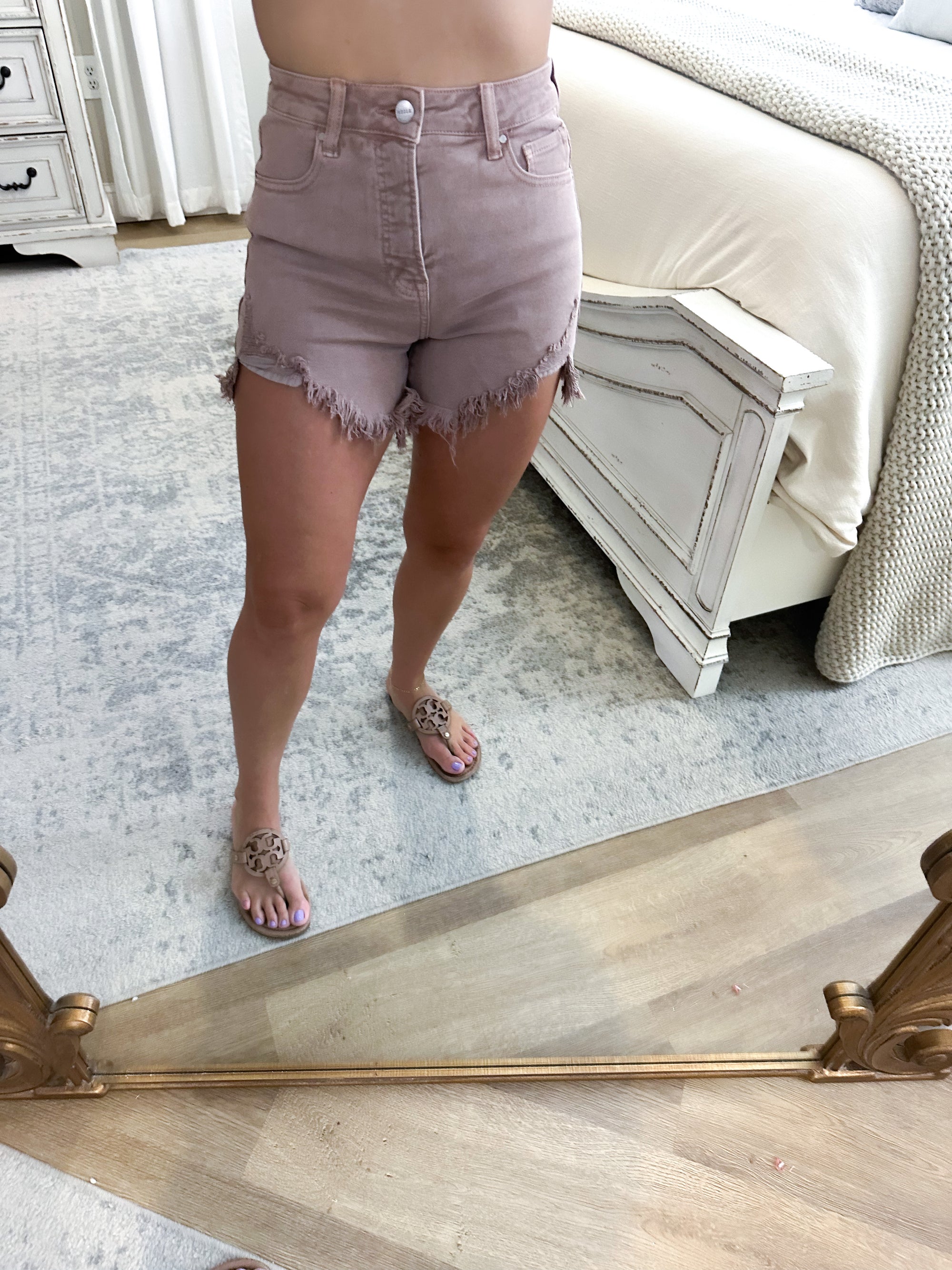 Give It a Guess Mauve Distressed Shorts