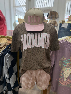 Mommin' Oversized Leopard Tee