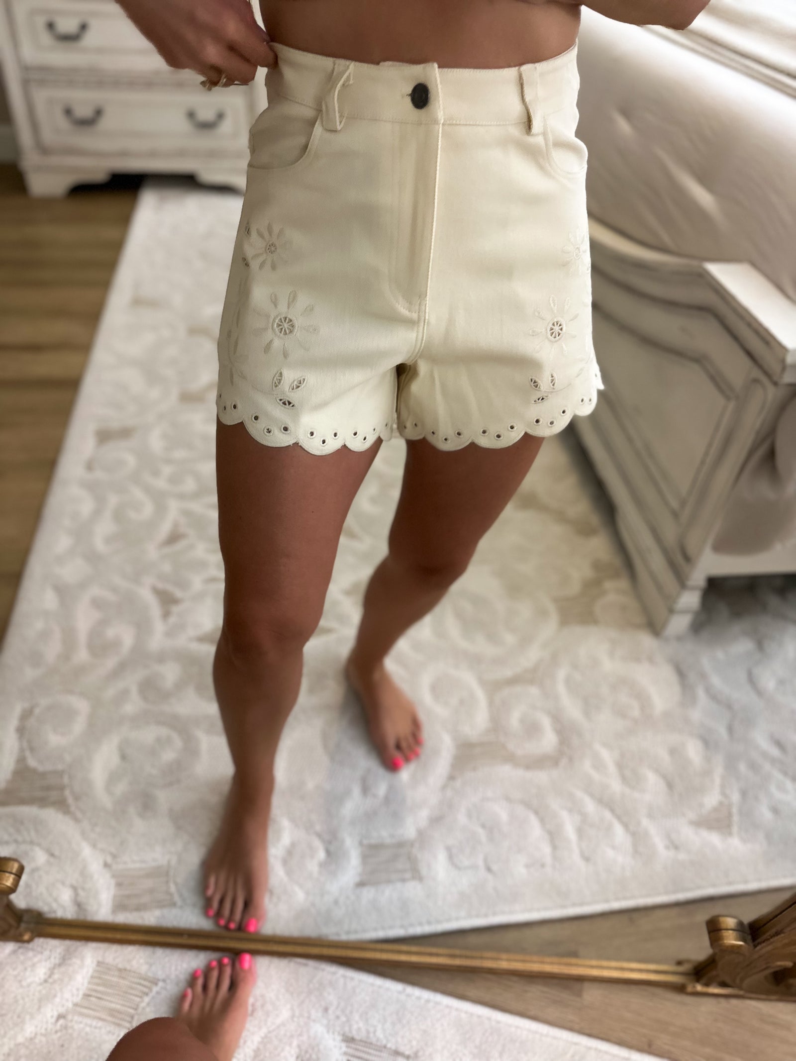 Francie Eyelet Embroidered Scallop Shorts - Beige