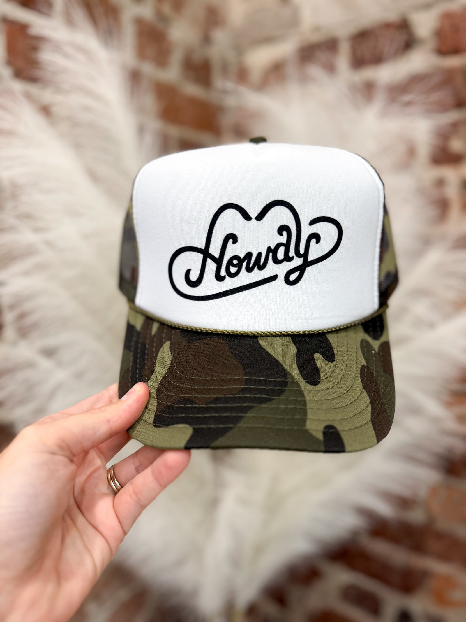 Camo Howdy Trucker Hat - White/Camo