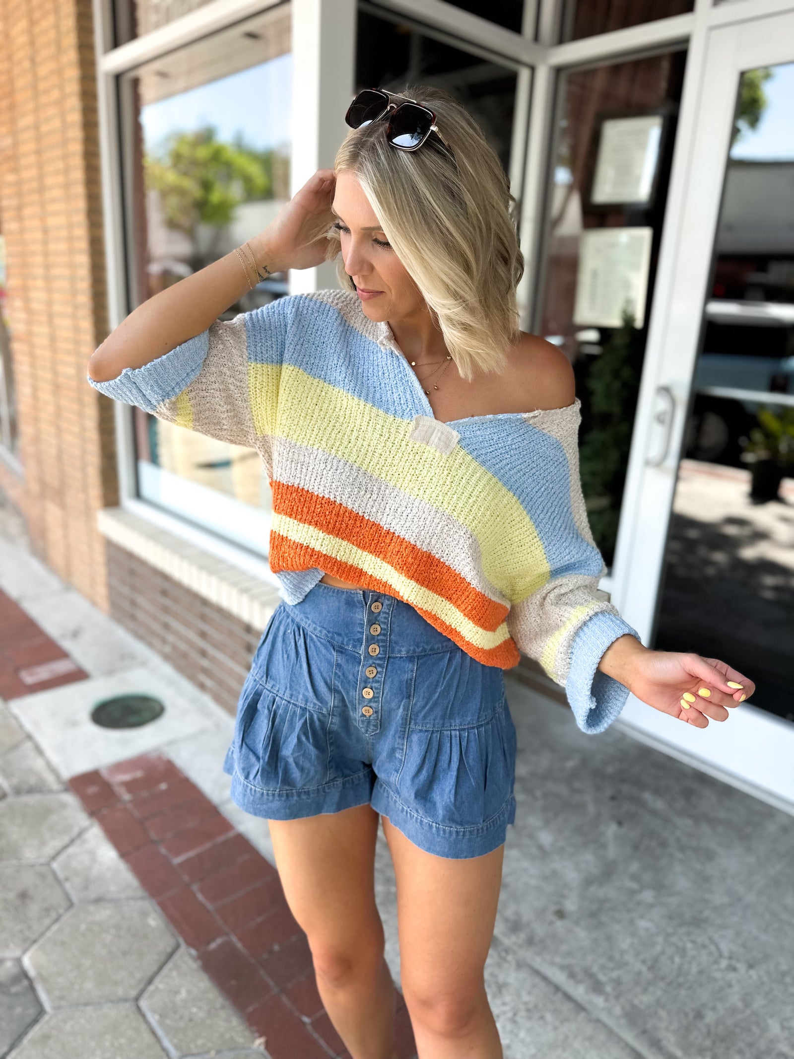 Never Find Another Pleated Shorts - Medium Wash