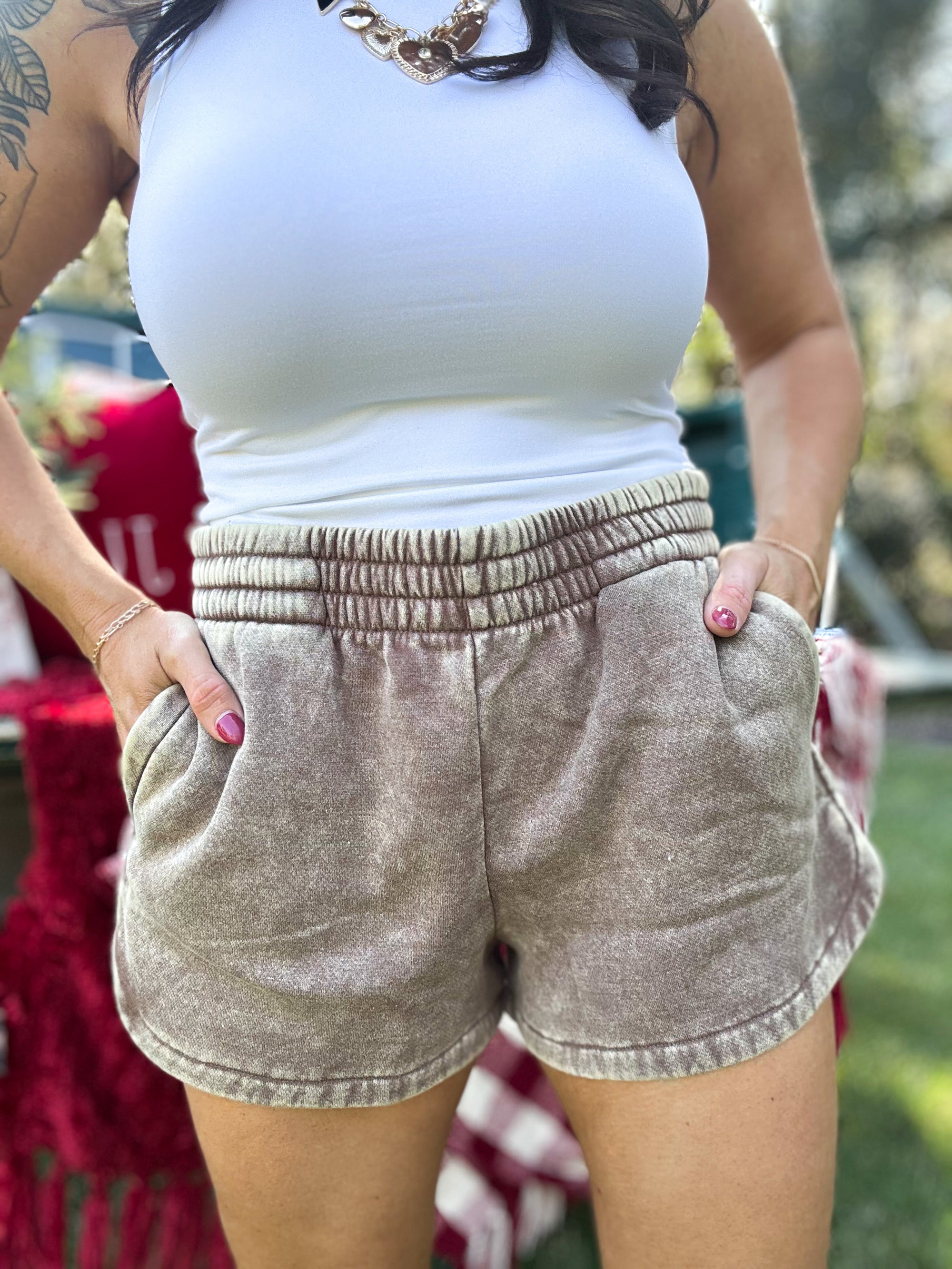 DOORBUSTER - Jeri Acid Washed Shorts - Mocha