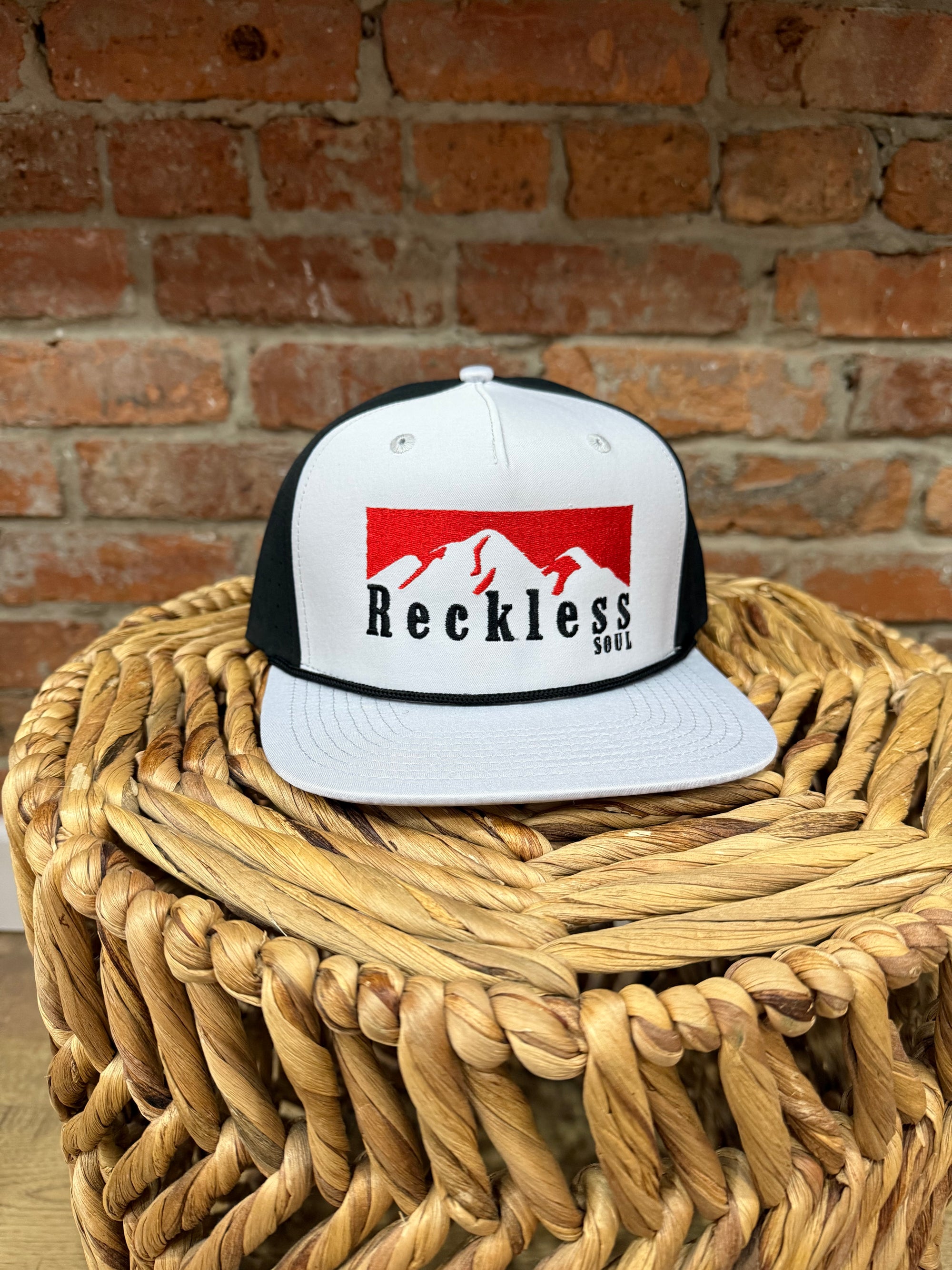 Reckless Soul Mountains Hat - White/Black