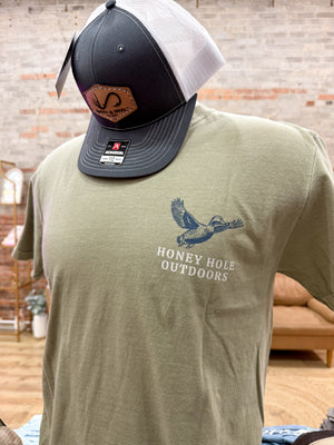 Honey Hole Outdoors Tee - Retriever