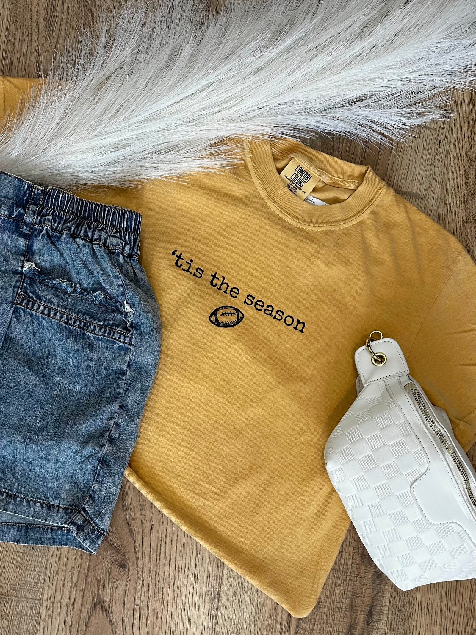 'Tis the Season Comfort Colors Tee