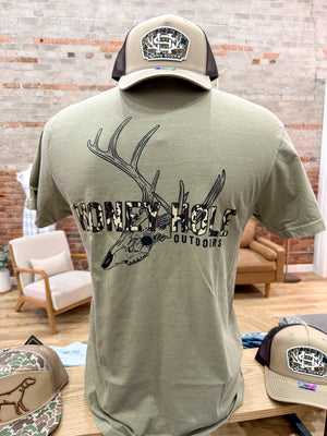 Honey Hole Outdoors Tee - Skull Mount