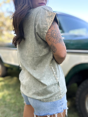 DOORBUSTER - Dani Acid Washed Tee - Light Olive