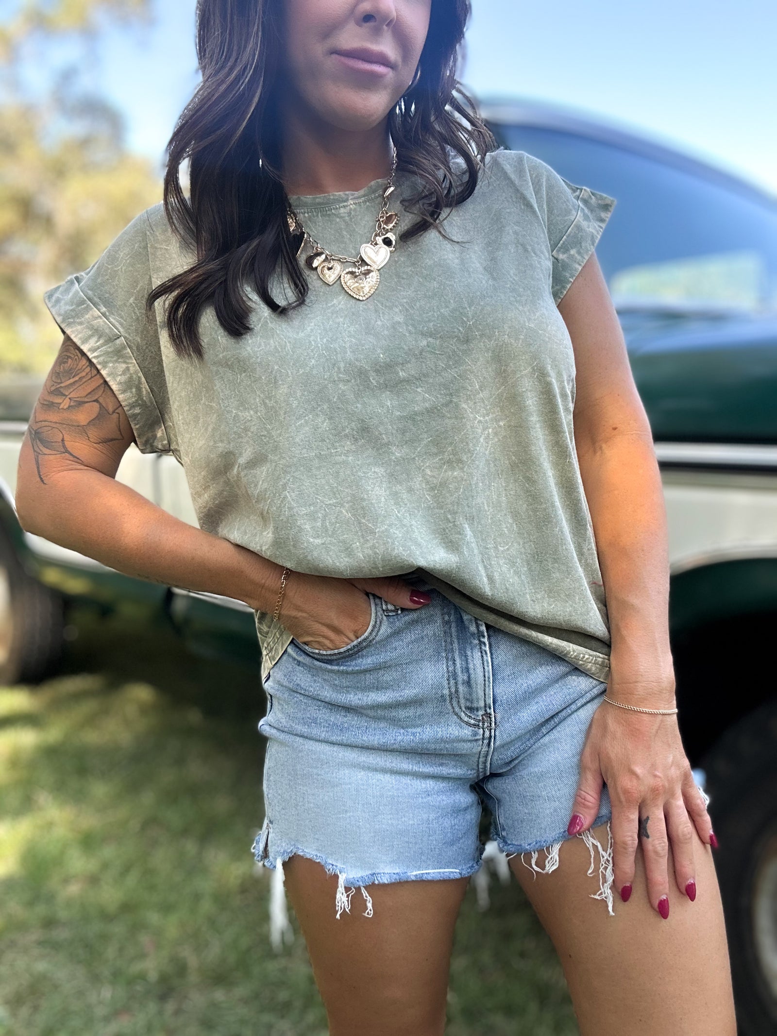 DOORBUSTER - Dani Acid Washed Tee - Light Olive