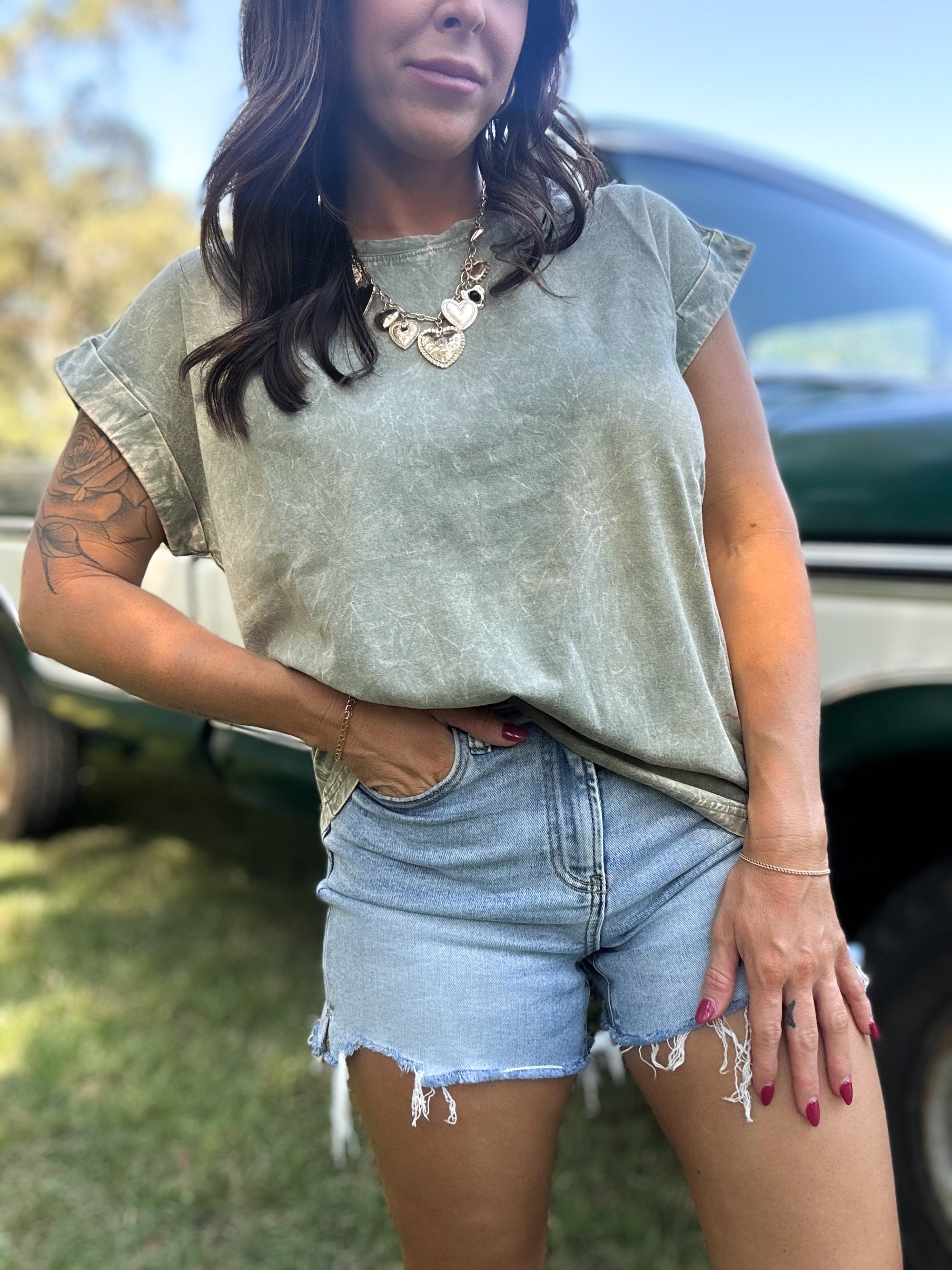 DOORBUSTER - Dani Acid Washed Tee - Light Olive