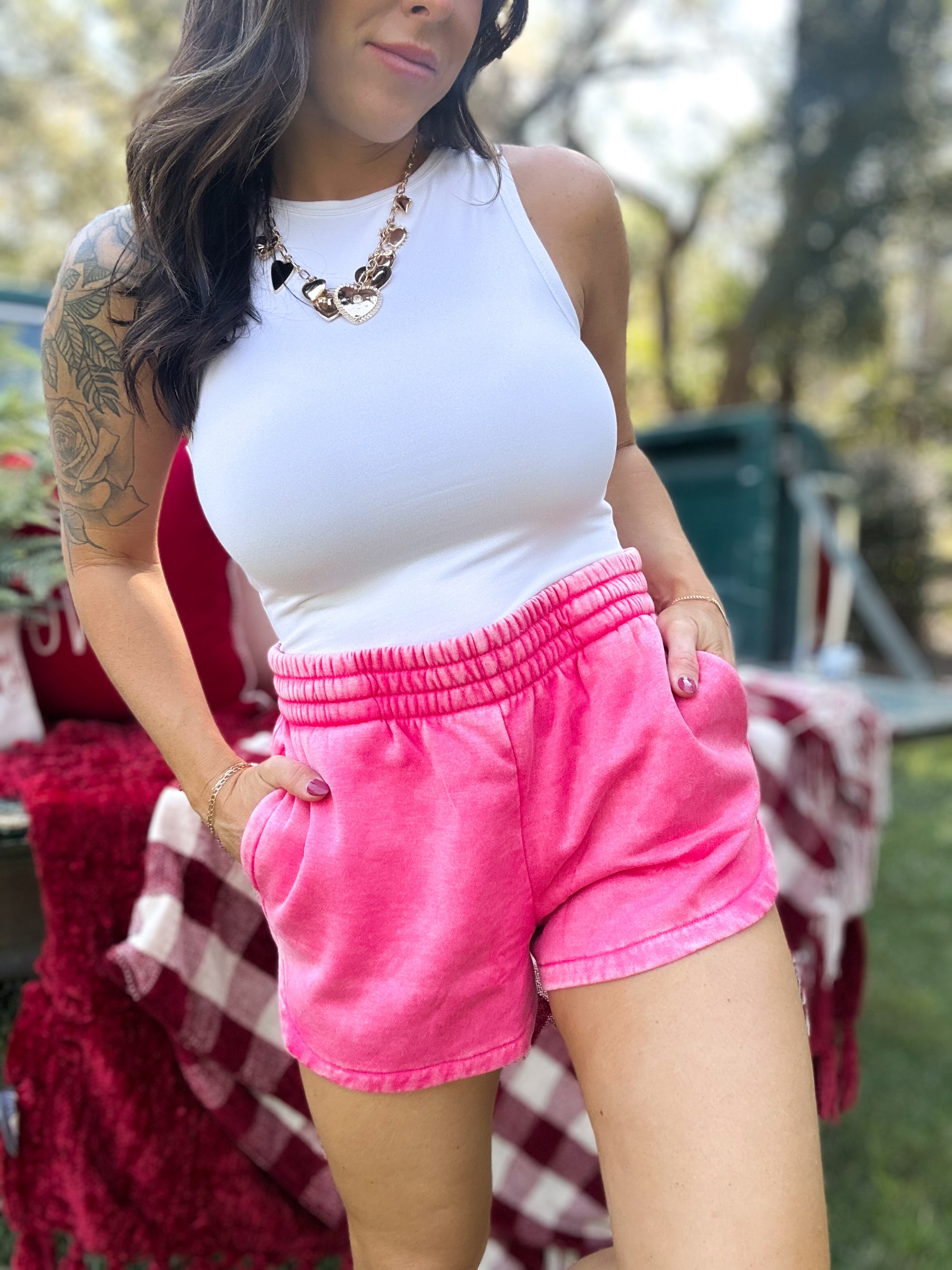 DOORBUSTER - Jeri Acid Washed Shorts - Fuchsia