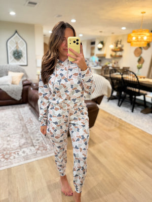 Local Girl Velvet Fleece Joggers - Forest Camo Flora