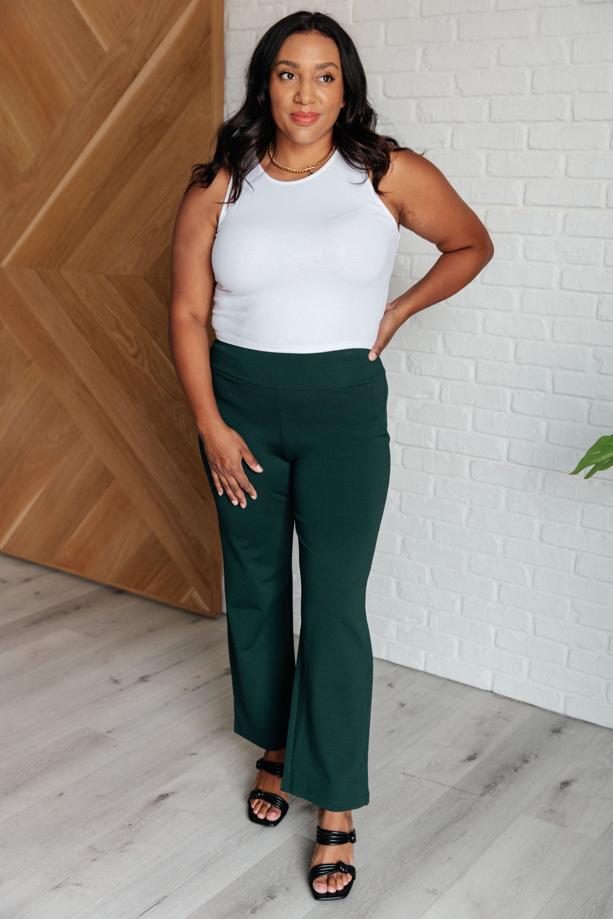Magic Straight Pants in Hunter Green - Tennessee Jane Magic Straight Pants in Hunter Green - Tennessee Jane