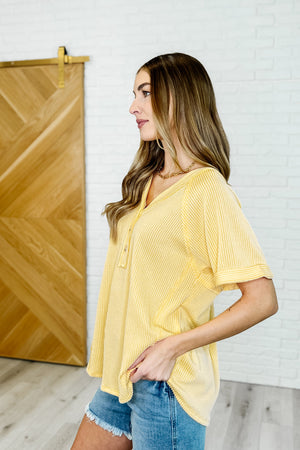 Plain and Sassy V-Neck Tee in Lemonade