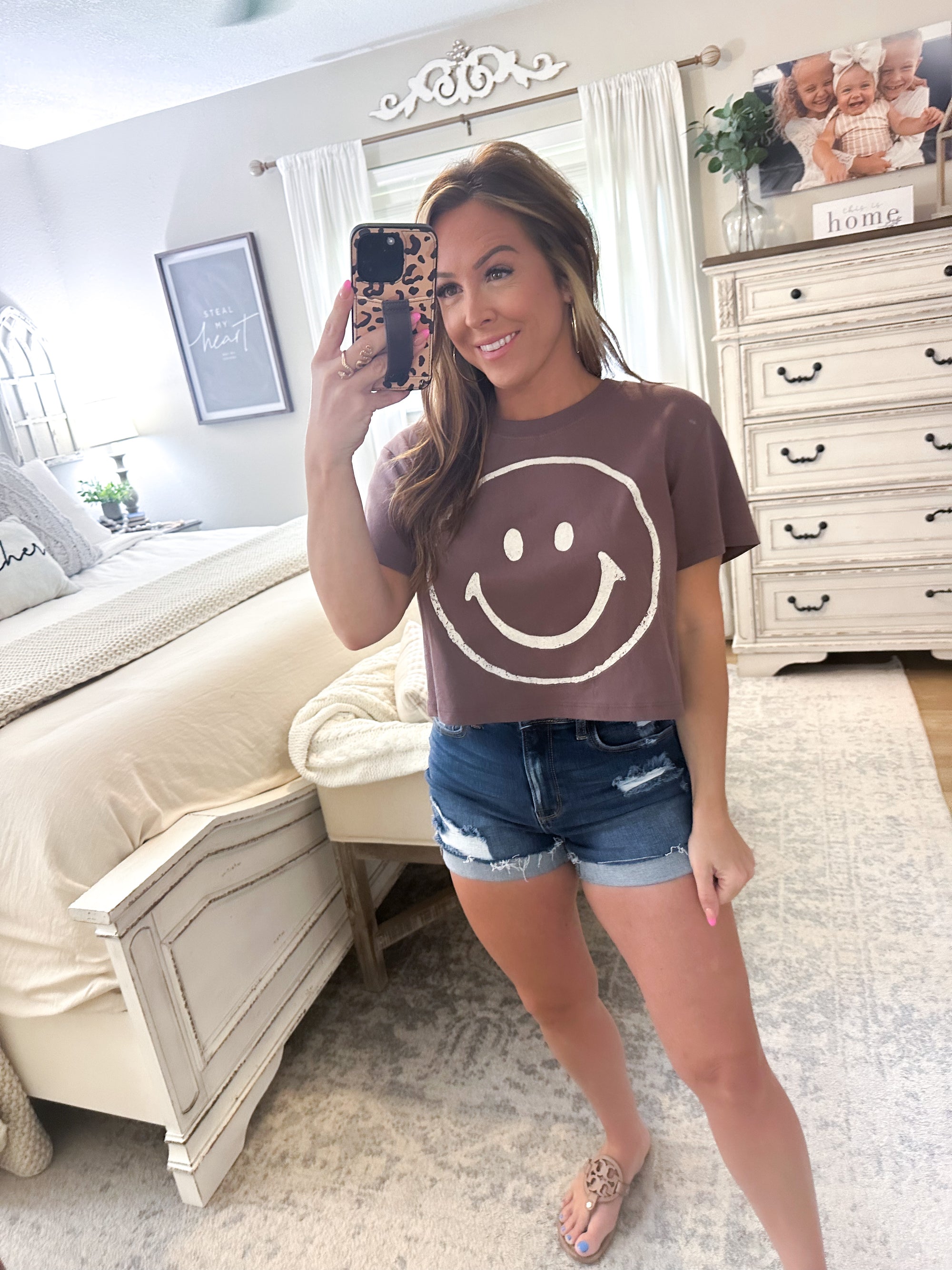 Happy Face Cropped Tee - Peppercorn