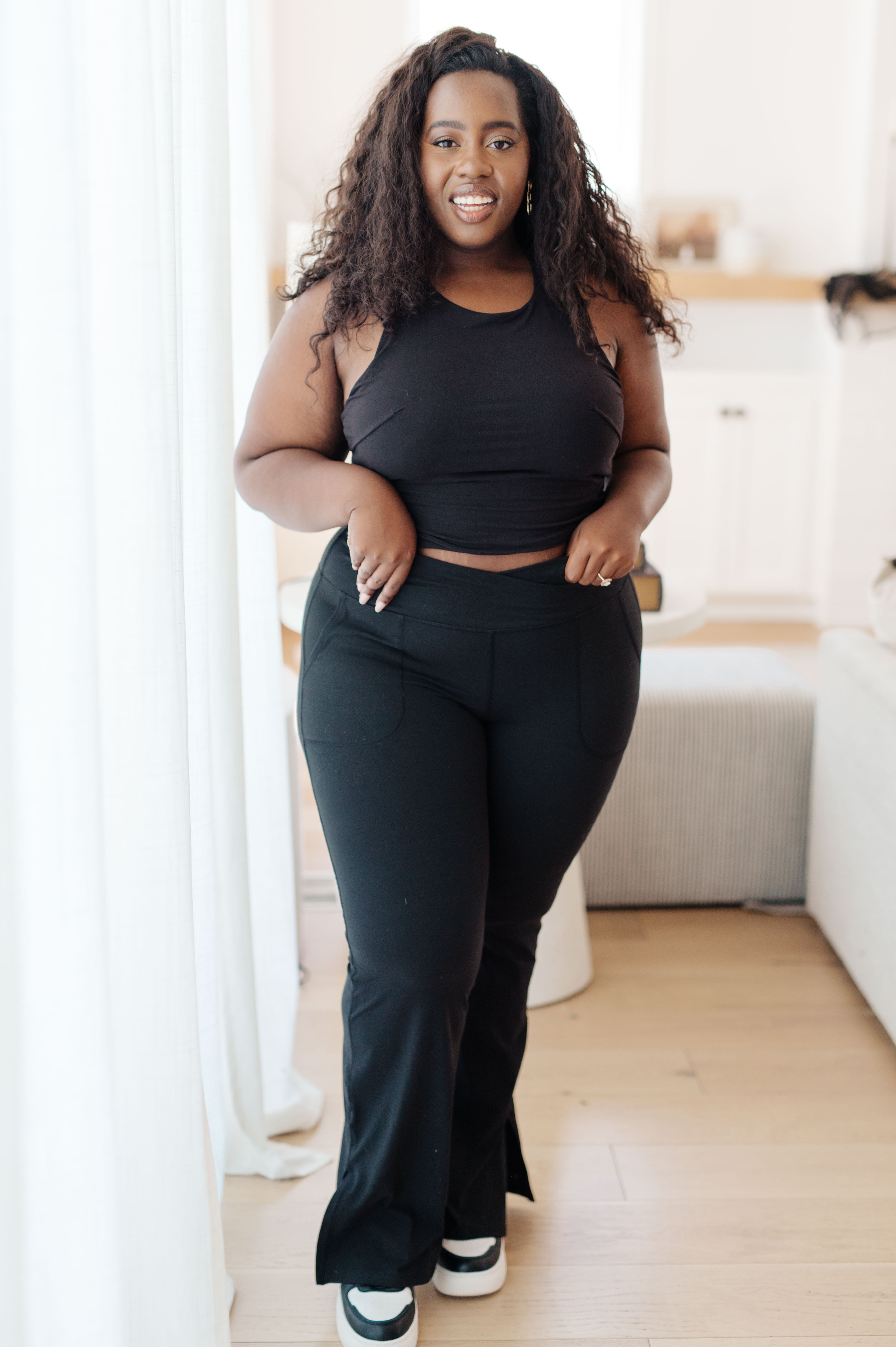 On the Move V Front Flare Leggings - Tennessee Jane