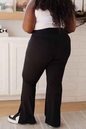 On the Move V Front Flare Leggings